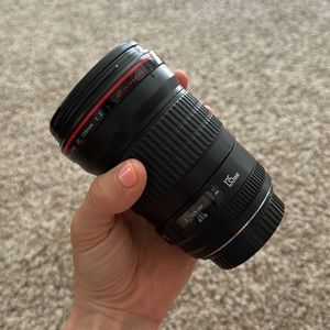 Canon EF 135mm f/2L USM Telephoto Lens